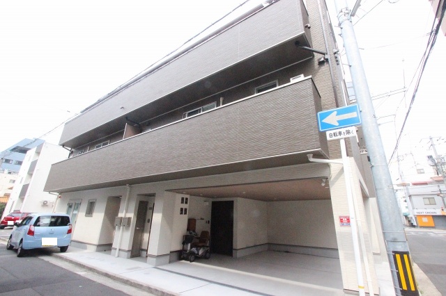 広島市南区宇品御幸のアパートの建物外観