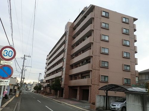 仙台市青葉区東勝山のマンションの建物外観