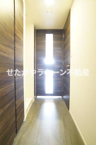 【世田谷区三宿のマンションの玄関】