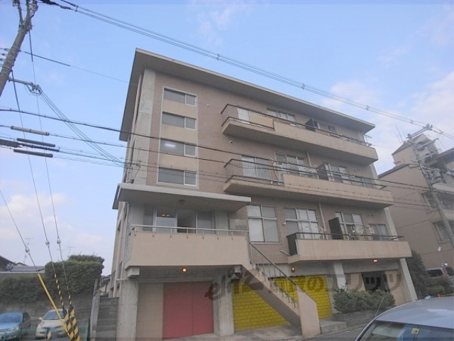 京都市北区大宮東脇台町のマンションの建物外観