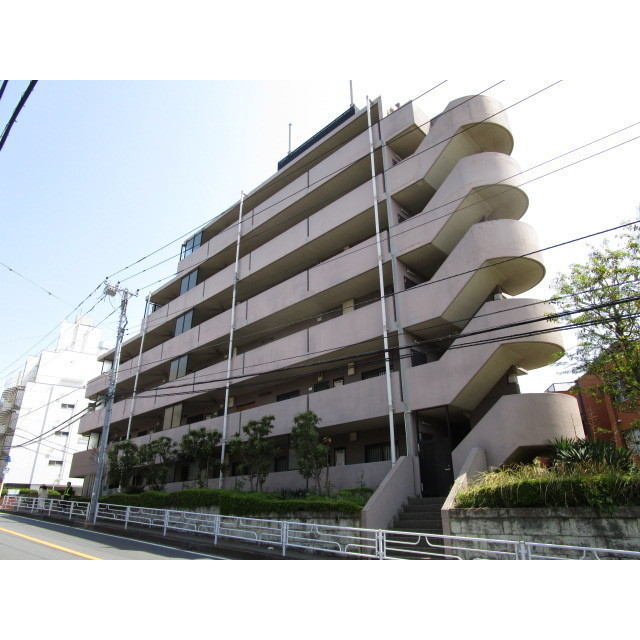 横浜市神奈川区松見町のマンションの建物外観