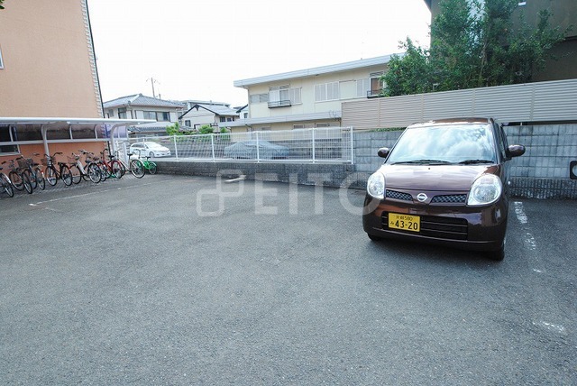 【アーバンヒル北山の駐車場】