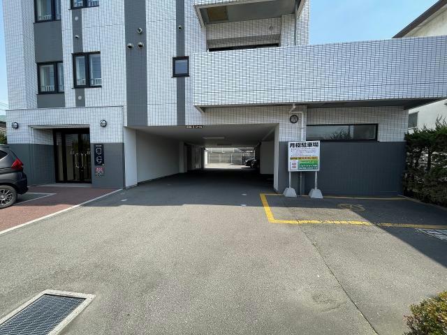 【函館市中島町のマンションの駐車場】