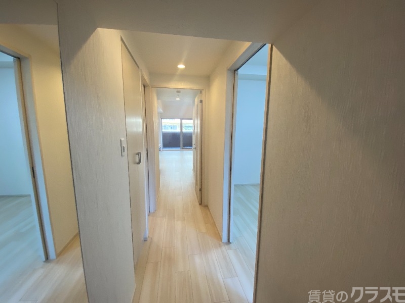 玄関　玄関を一歩入ると・・・こんな感じです。