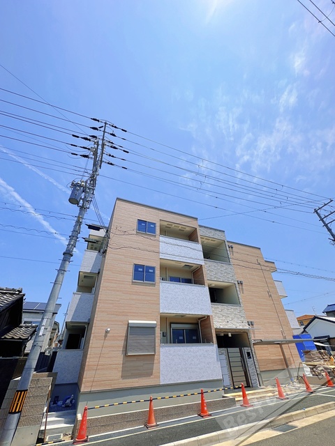 岸和田市下野町のアパートの建物外観
