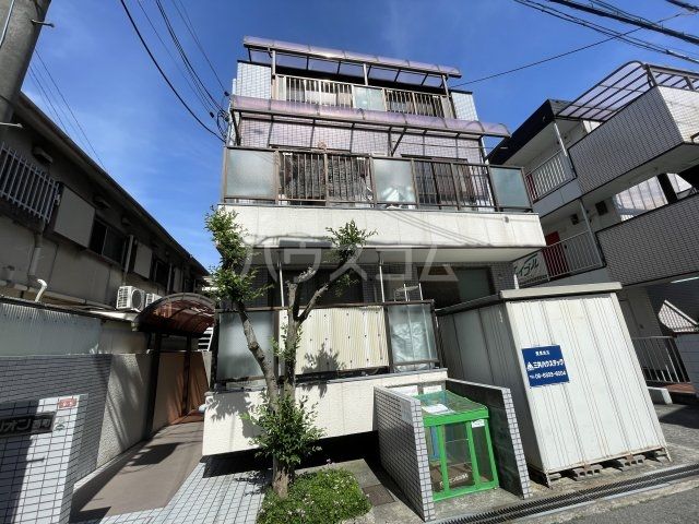 【パラシオン西町の建物外観】