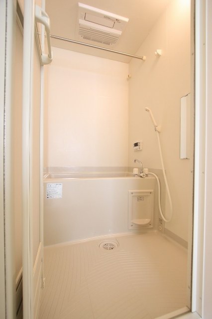 バス・シャワールーム　同物件、別号室の写真です