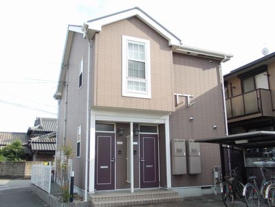 【姫路市大津区勘兵衛町のアパートの建物外観】