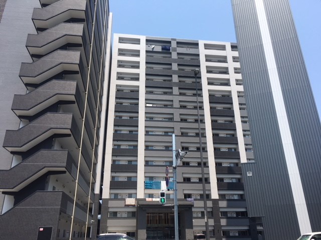 【仙台市宮城野区苦竹のマンションの建物外観】