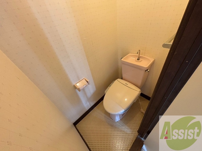 トイレ　ウォシュレット機能がついたトイレ。安心して使用できますね。