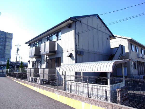 【セジュール山本の建物外観】