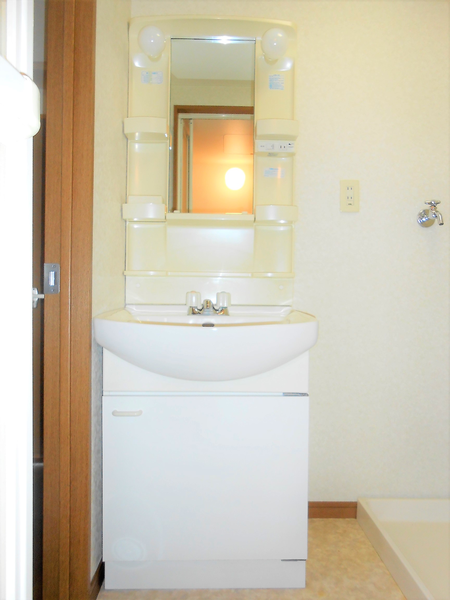 洗面設備　独立洗面台です！