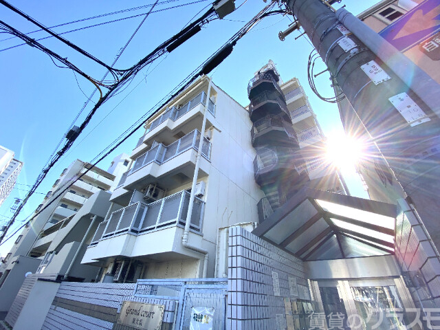 建物外観　阪急宝塚線より徒歩１１分☆落ち着いた佇まいです♪