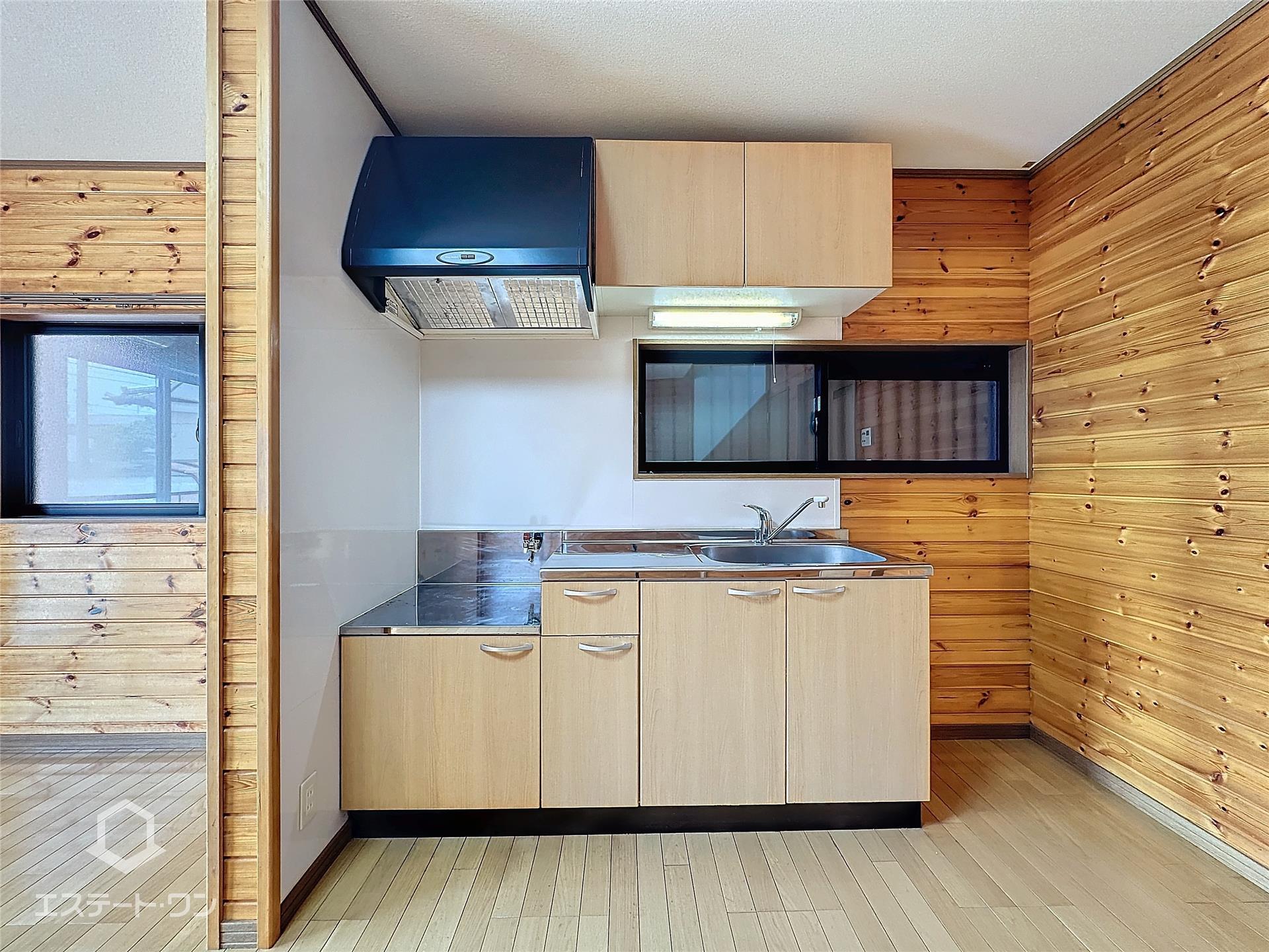 キッチン　吊戸棚付きのキッチンです◎