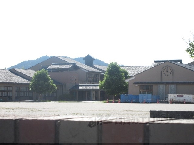 小学校　若葉小学校（小学校）まで650m