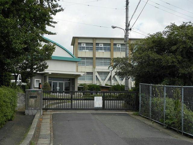 中学校　中間市立中間東中学校（中学校）まで950m