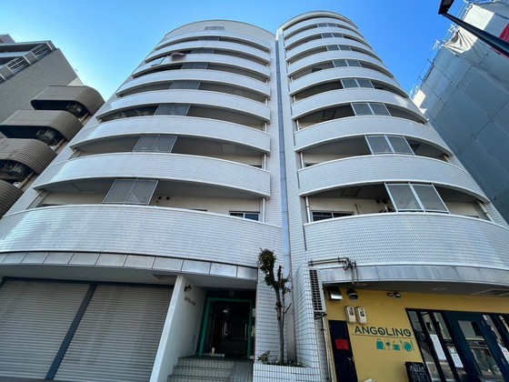 【広島市中区住吉町のマンションの建物外観】