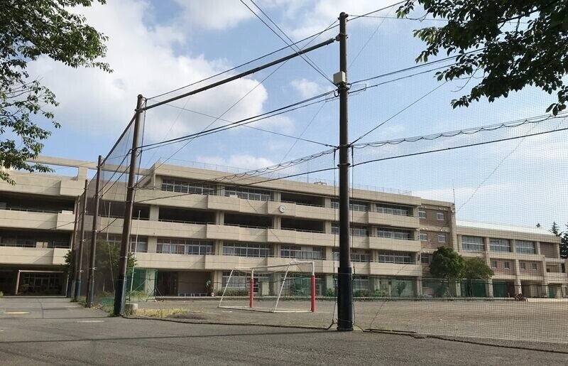 【横浜市中区池袋のマンションの中学校】