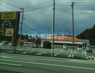 【ロザージュの飲食店】