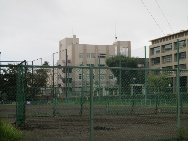 【藤沢市亀井野のアパートの小学校】