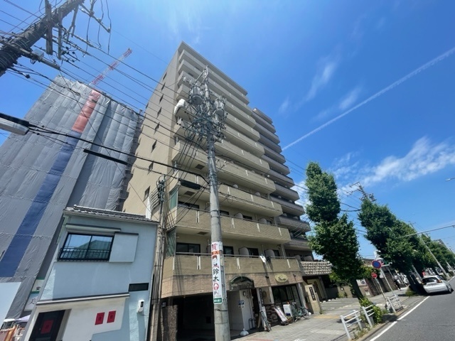 【ザ・ロイヤルトップ名駅西の建物外観】