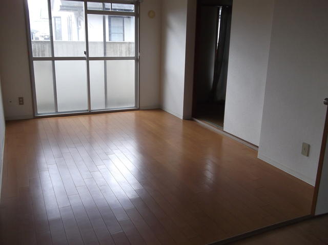 居室・リビング　※現況優先。