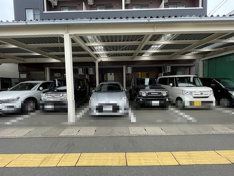 駐車場　駐車場