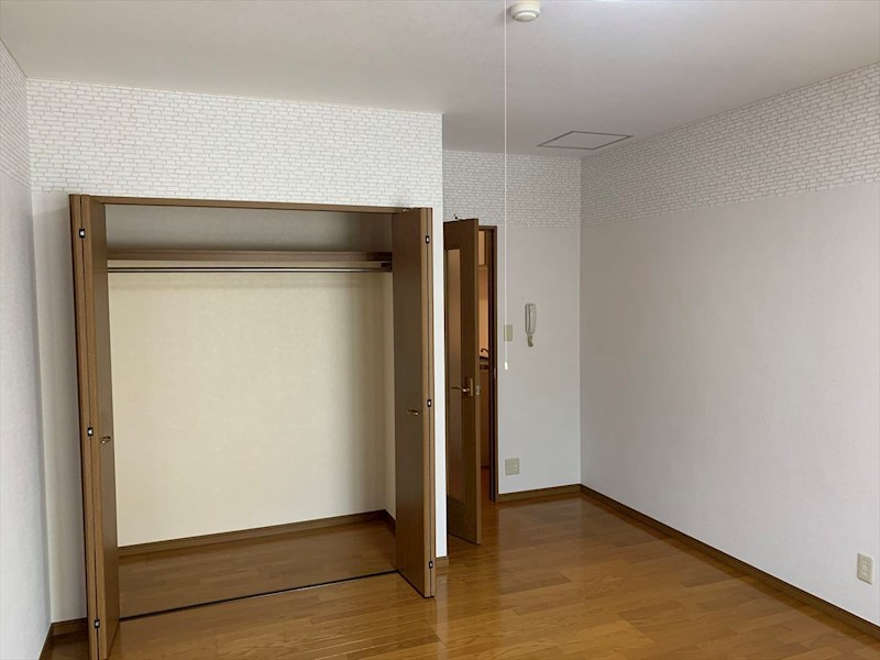 居室・リビング　洋室（10帖）の様子