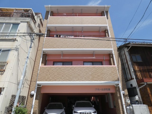 ドミールN竹原の建物外観