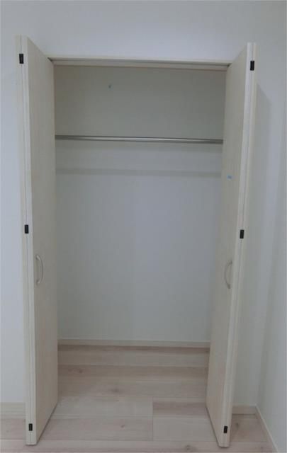 収納　施工会社さんが同じ別物件の参考写真です