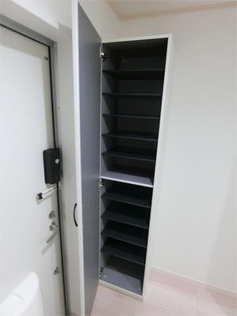 玄関　施工会社さんが同じ別物件の参考写真です