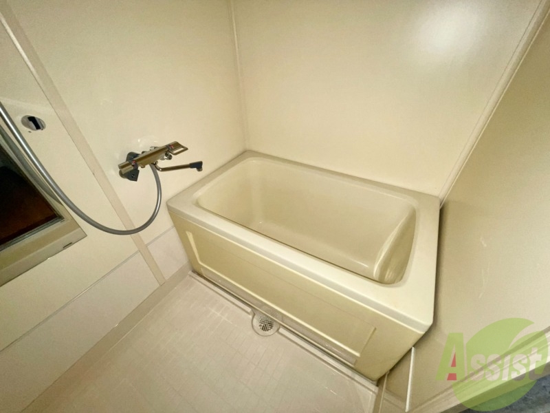 バス・シャワールーム　１人暮らしにはピッタリのサイズ感ですね！