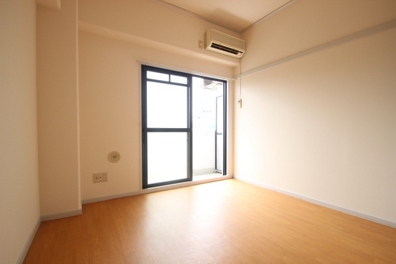 居室・リビング　※別部屋の写真です