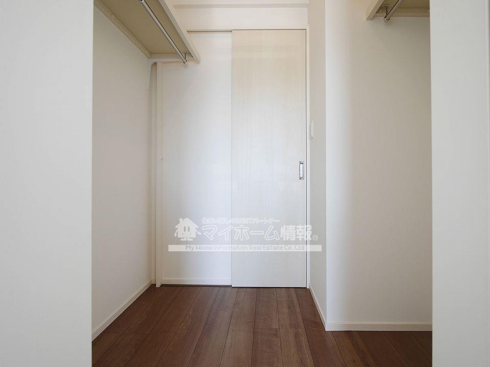 収納　十分な広さのあるウォークスルークローゼット★