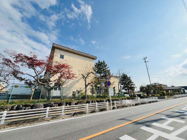 小学校　津市立雲出小学校（小学校）まで723m