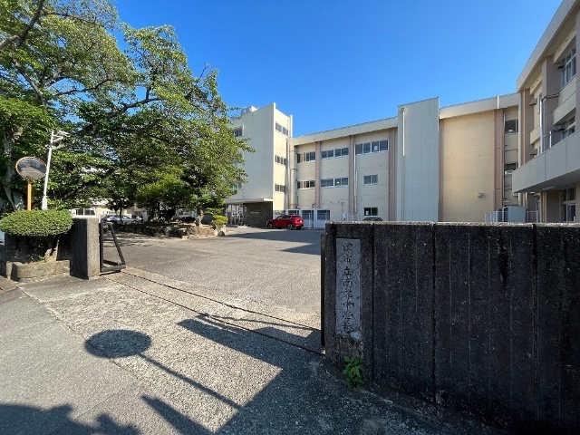 中学校　津市立南郊中学校（中学校）まで1983m