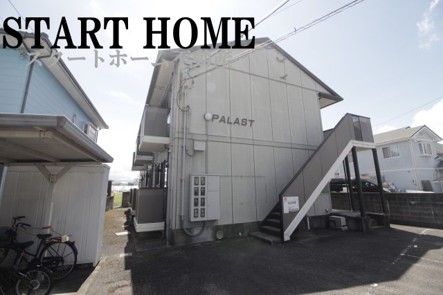 建物外観　落ち着いた雰囲気の外観です