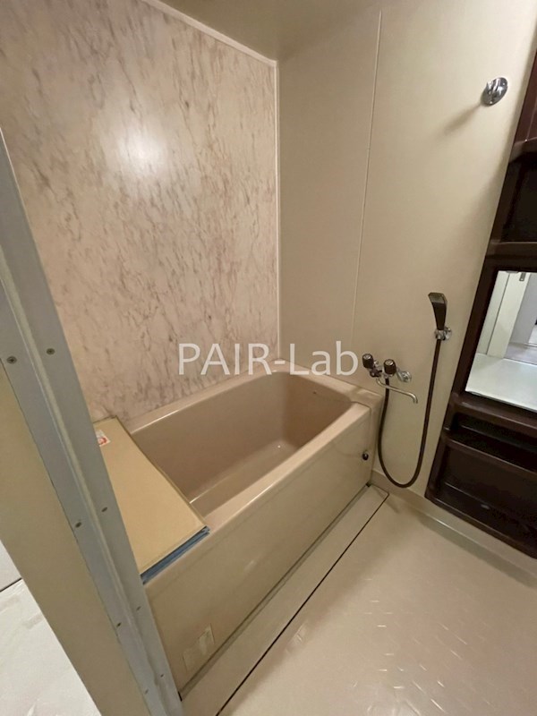 バス・シャワールーム　同物件別部屋の参考写真です。