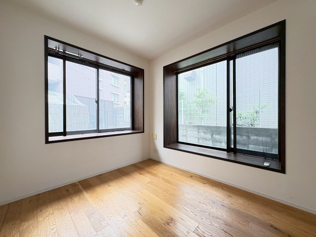 その他部屋・スペース　★２面採光の寝室★