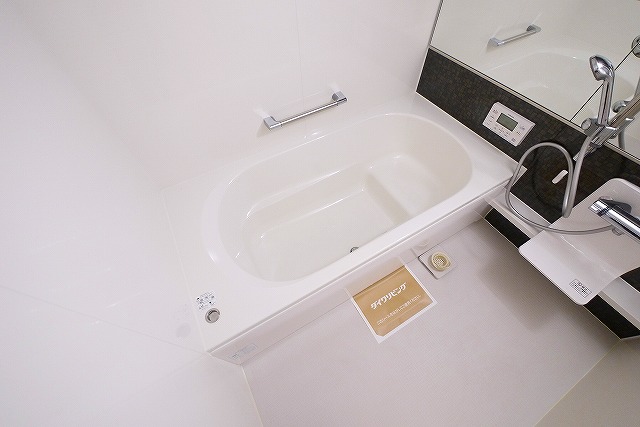 バス・シャワールーム　お風呂で日々の疲れを落としましょう