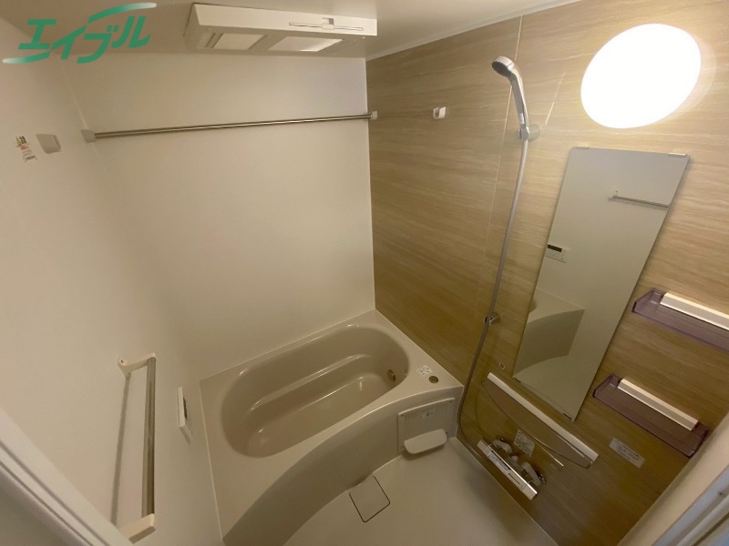 バス・シャワールーム　同型参考写真