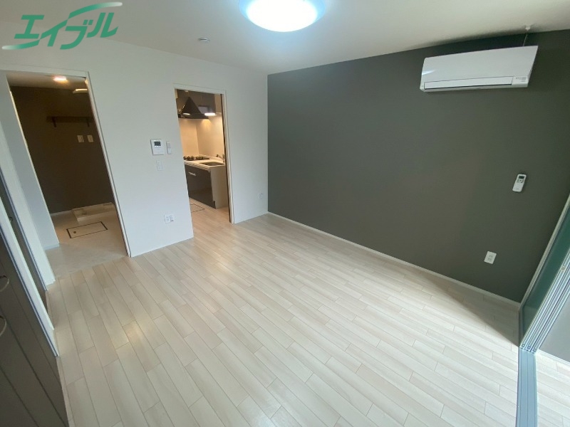 居室・リビング　同型参考写真