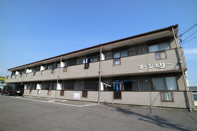 建物外観　三重県鈴鹿市２ＤＫマンション