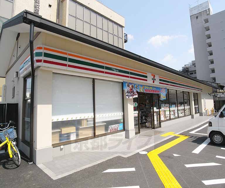コンビニ　セブンイレブン　京都西大路花屋町店（コンビニ）まで350m