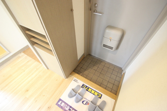 玄関　※別部屋の写真です