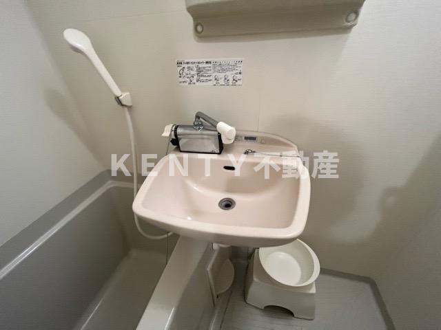 洗面設備　ゆったりとスペースのある洗面所