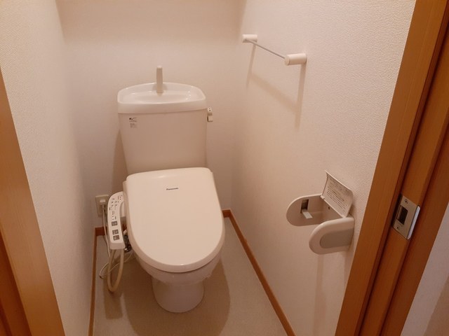 トイレ　落ち着いたトイレです