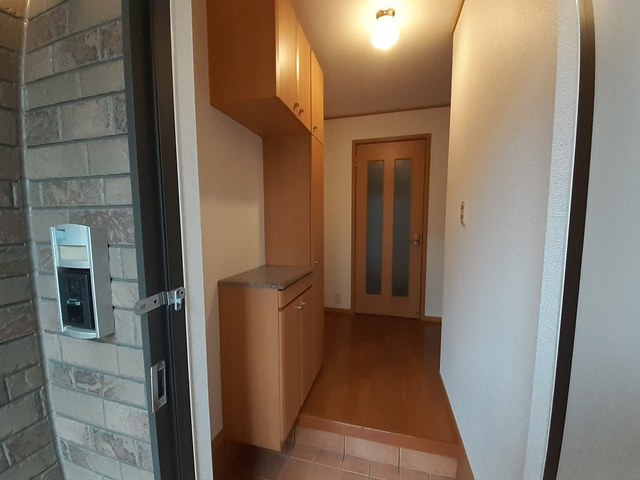 玄関　収納もある玄関です