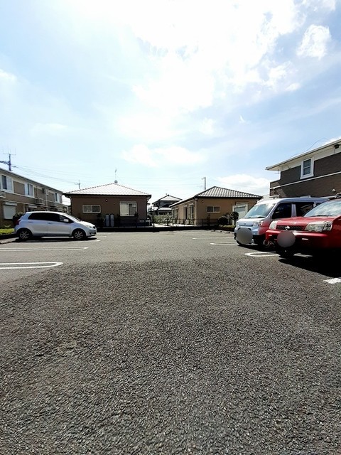 駐車場　駐車場に車を止められます