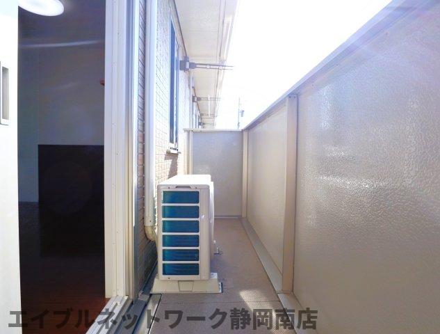 バルコニー　陽当たり良好なバルコニーです